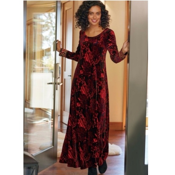 Soft Surroundings Santiago Velvet Embellished size M with Side Pockets